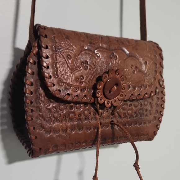 Handcrafted Brown Leather Crossbody Bag - Picture 3 of 16
